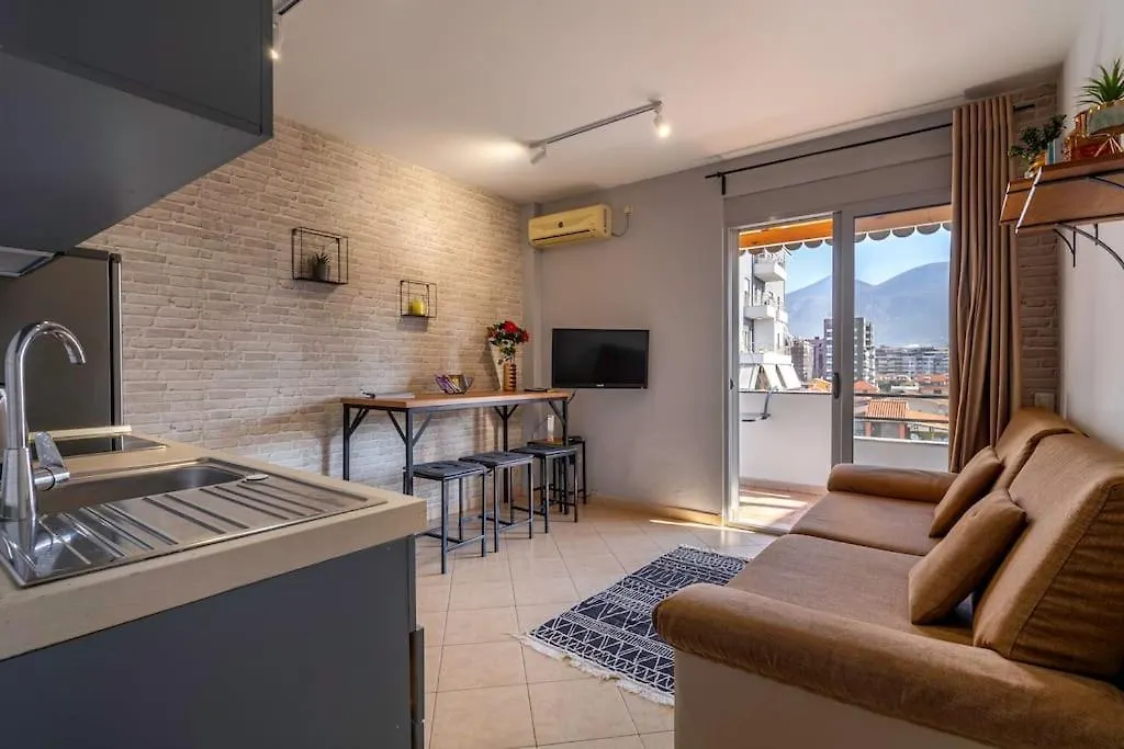 New Bazaar Apartment Тирана