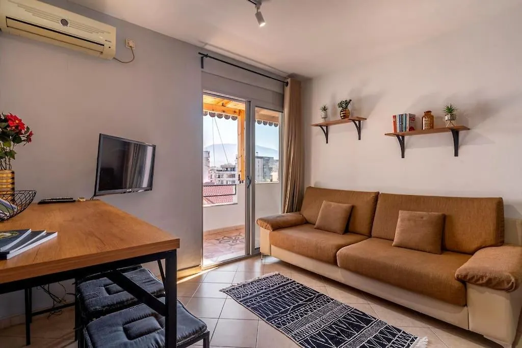 New Bazaar Apartment Тирана